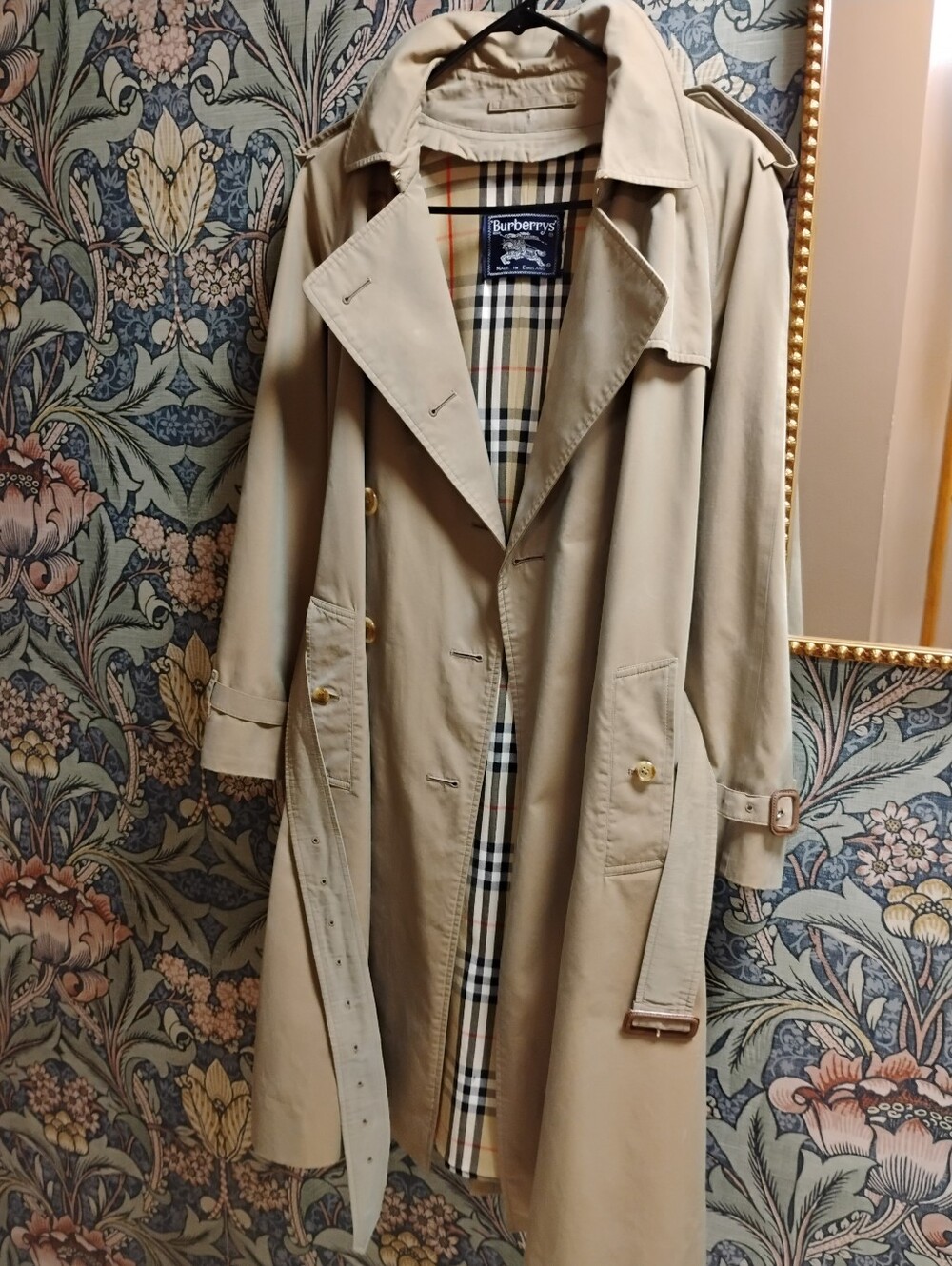 Burberry Beige Trench Coat with Signature Check Lining